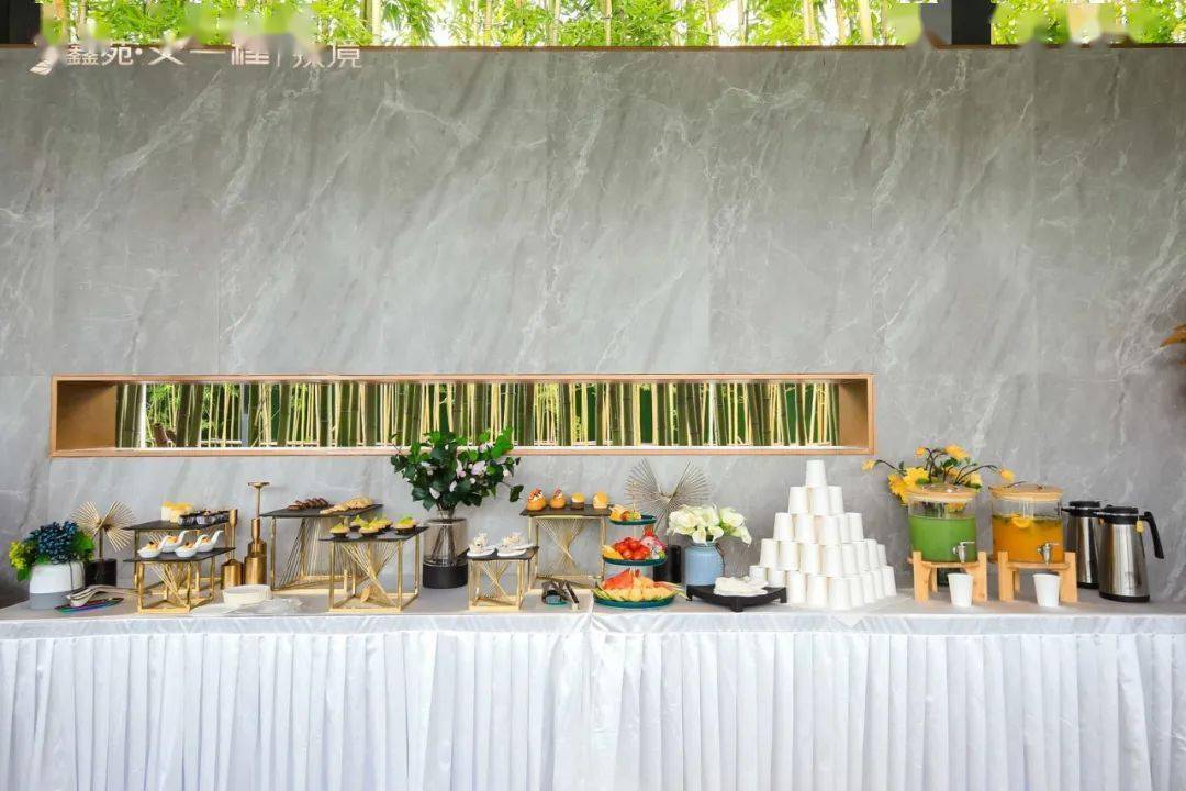 人居的意义发表重要致辞,并对现场嘉宾的莅临表示了热烈欢迎和感谢!