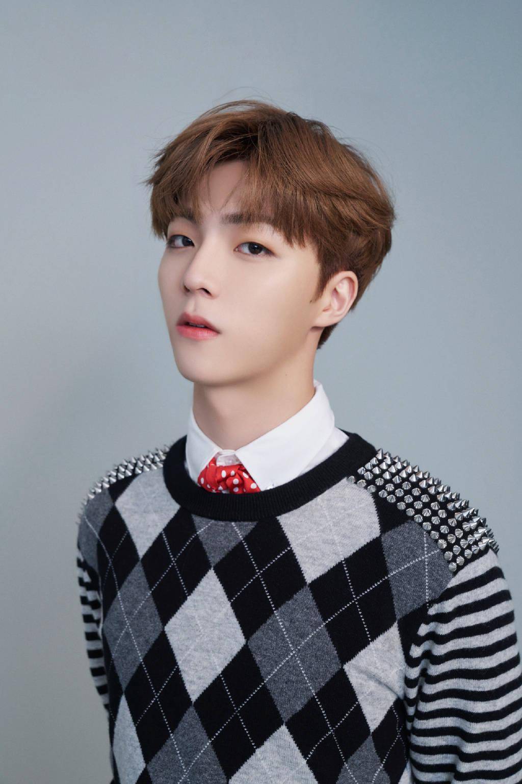 (图/logo) 下载「爱豆app」 了解偶像的最新动态  下载「爱豆app」