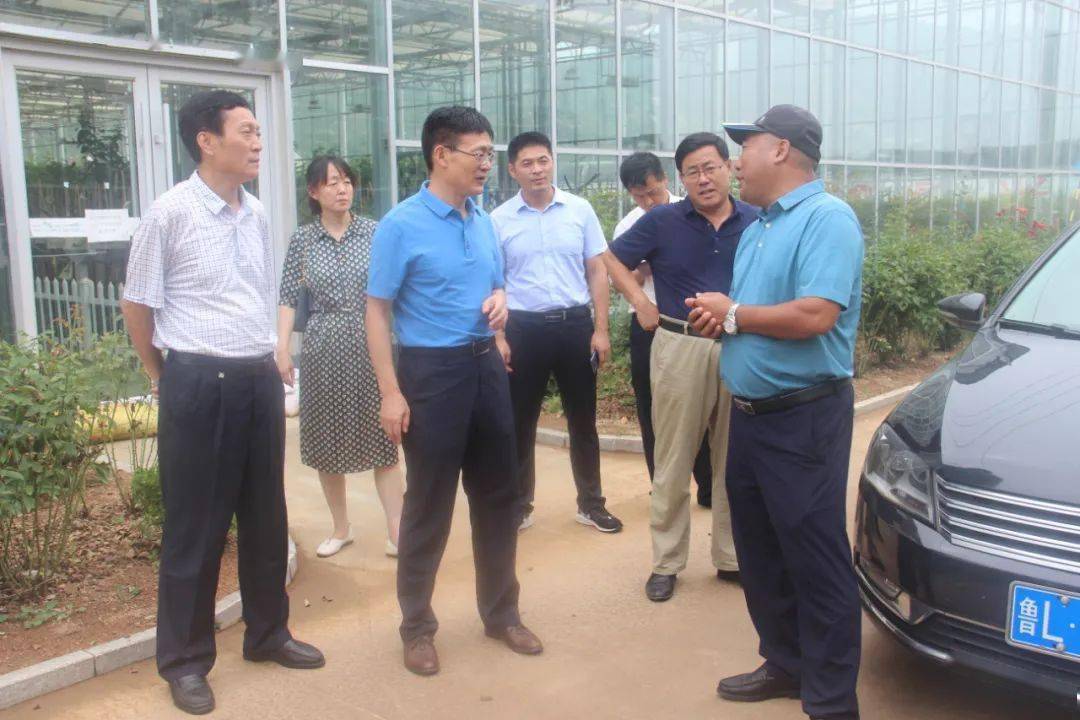 市委统战部副部长市工商联党组书记彭波带队到我镇开展民企帮村工作