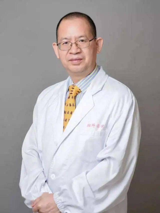 上海市胸科医院罗清泉团队机器人肺段切除术对比胸腔