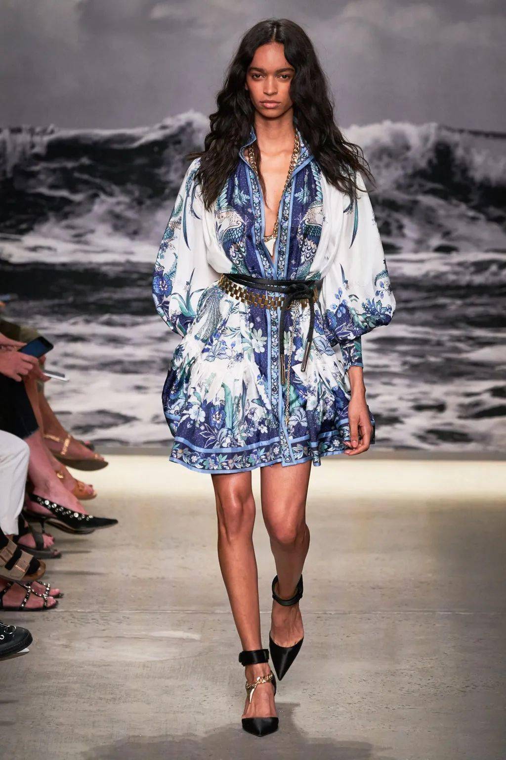 2020年春夏流行趋势波西米亚风别致的夏季服装