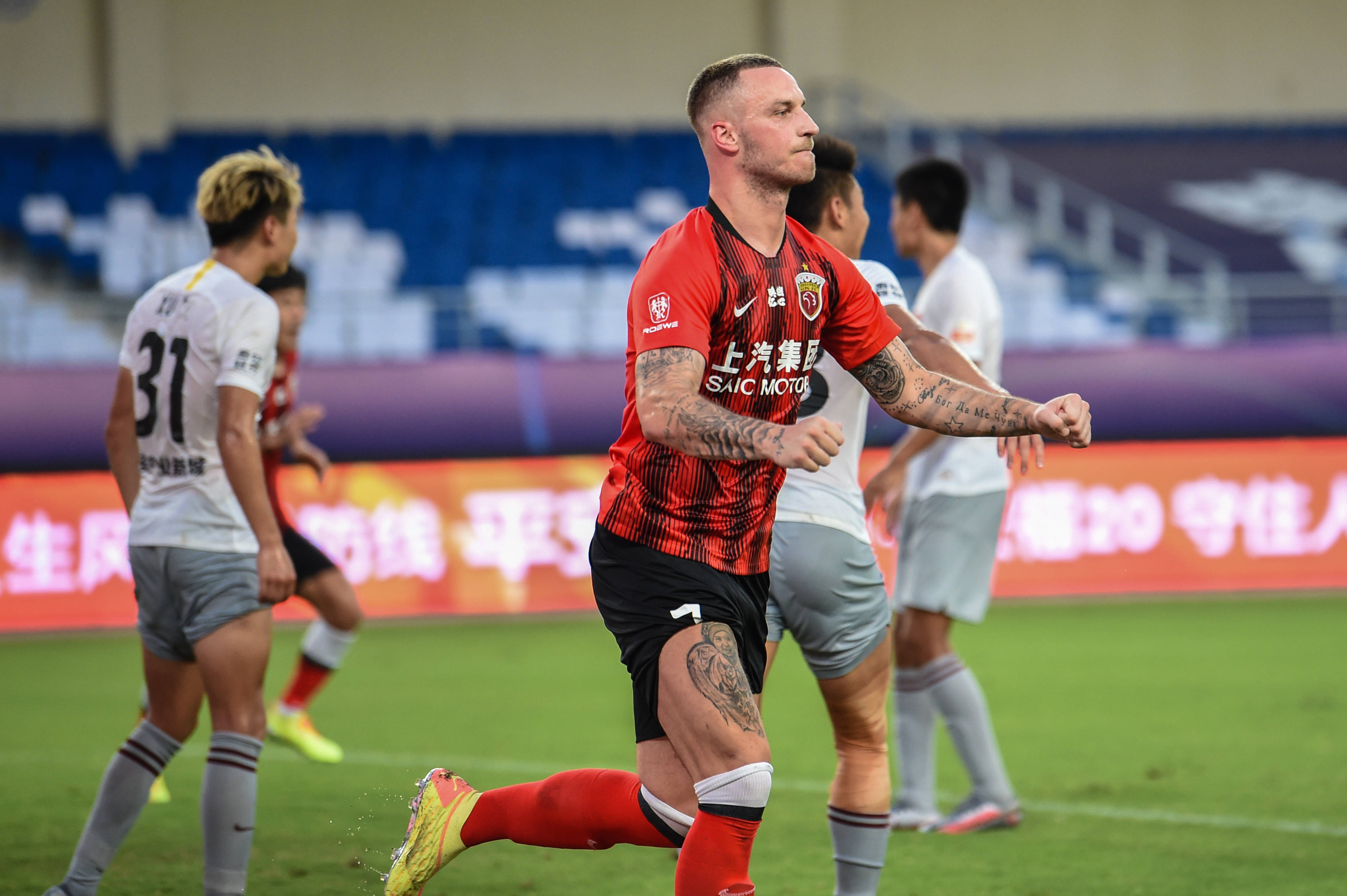 足球——中超:上海上港对阵河北华夏幸福