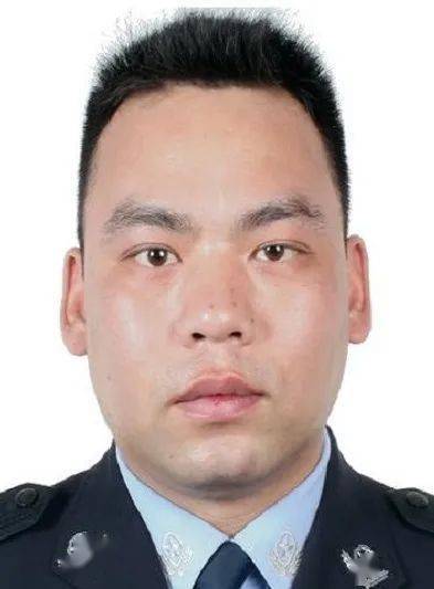 韦汛东卸下戎装,初心不变马山县公安局白山派出所民警韦汛东是众多从