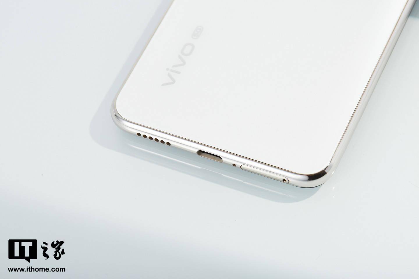 【it之家开箱】vivo s7 月光白图赏