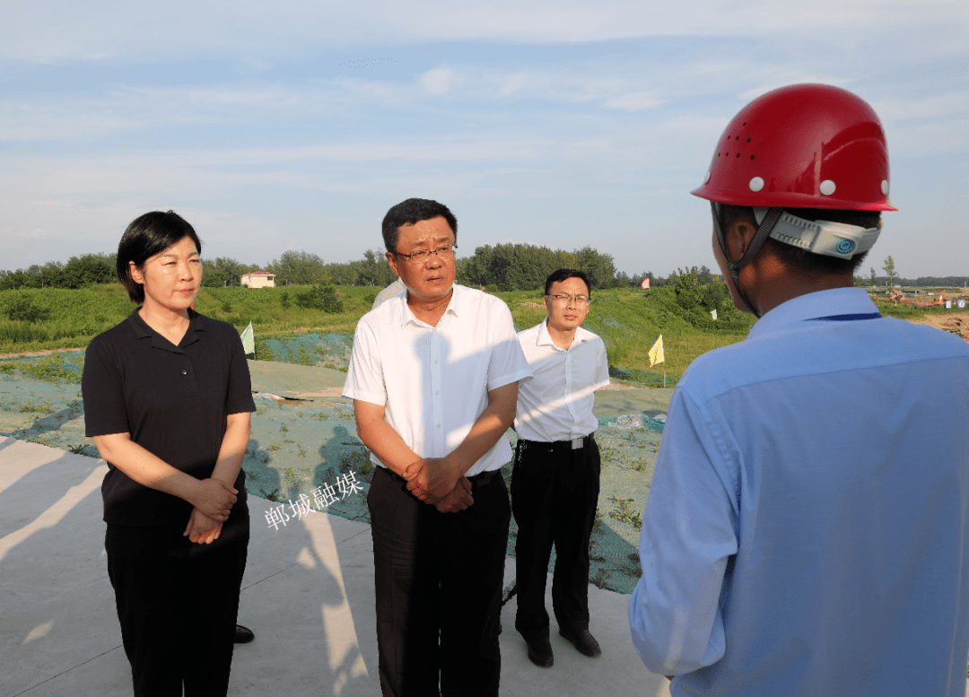 李云在郸城开展河长制巡河工作时强调:建好工程 压