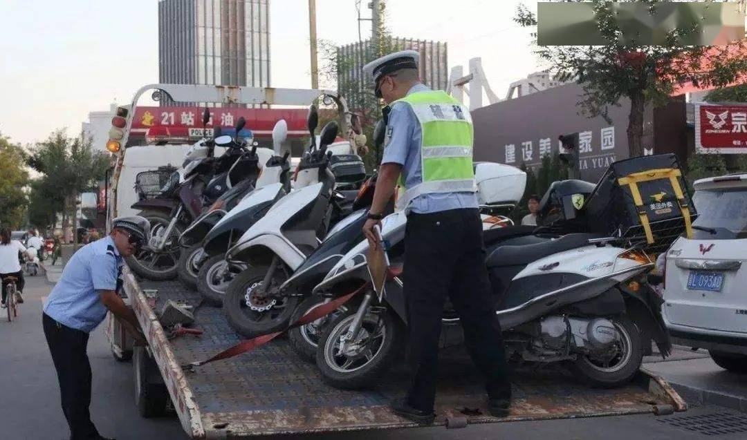 厦门小伙"偷"交警暂扣机动车!监控记录全过程.