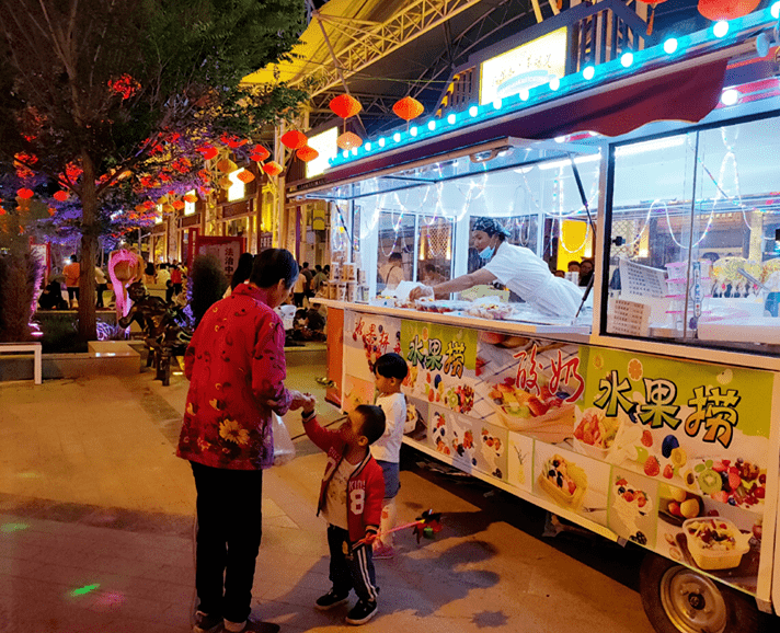 璀璨灯火点亮格尔木"夜经济"_夜市