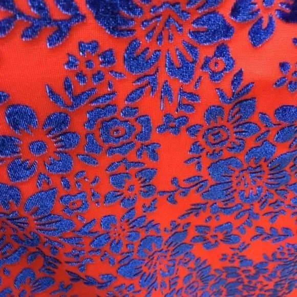 烂花印花盛开在蝉翼上的花