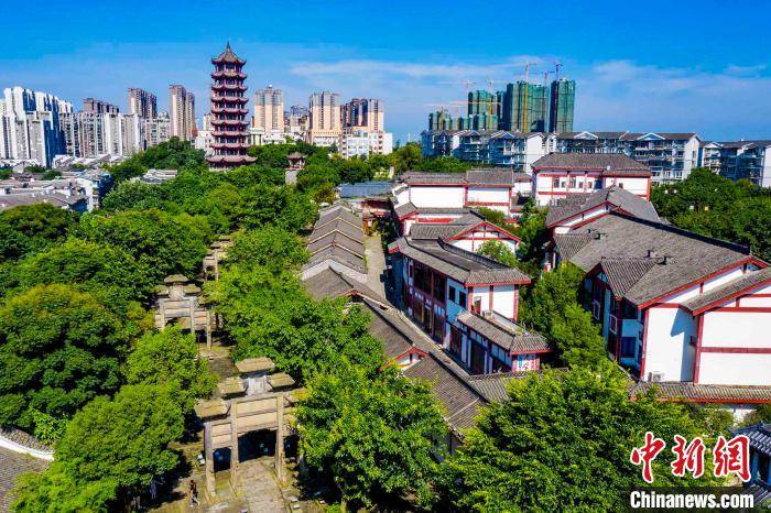 海内外知名摄影师走进四川隆昌领略中国石牌坊之乡之美