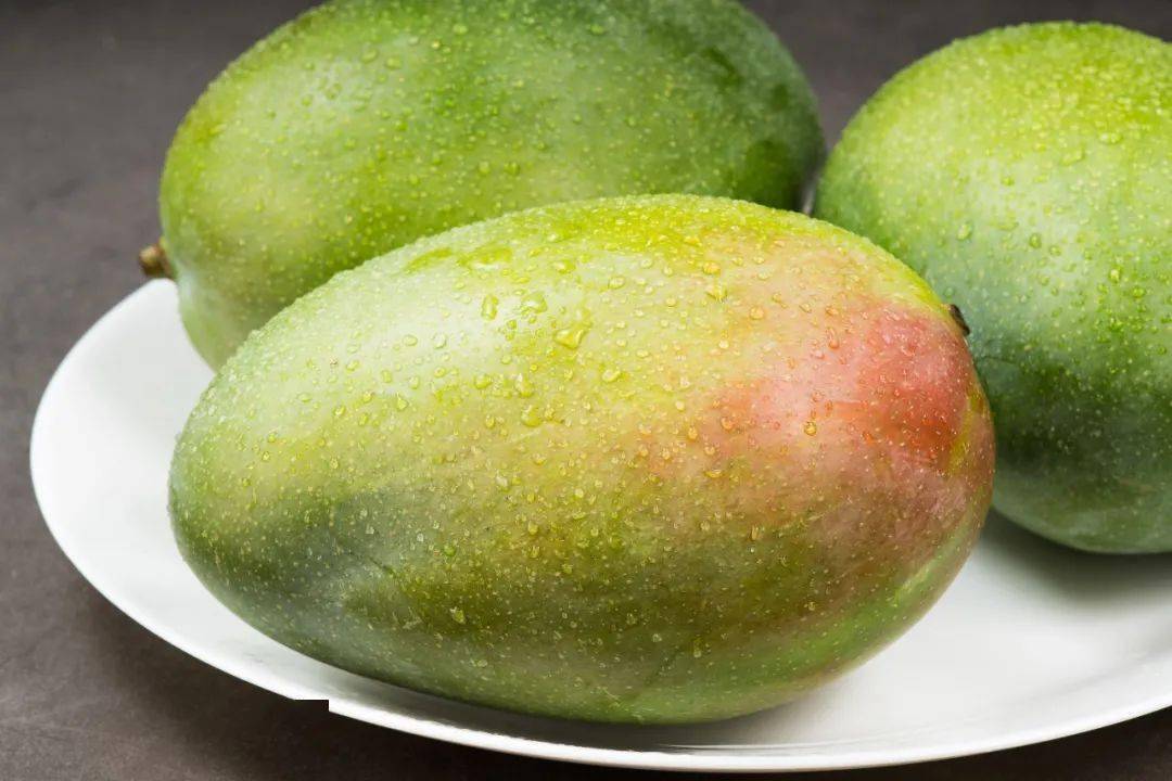 果皮一端为红色的是红头凯特