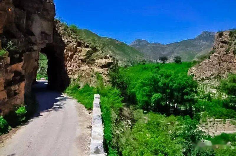 这条幽州古道现在也被叫做"旧庄窝出山通道",因为同样地处燕山山脉