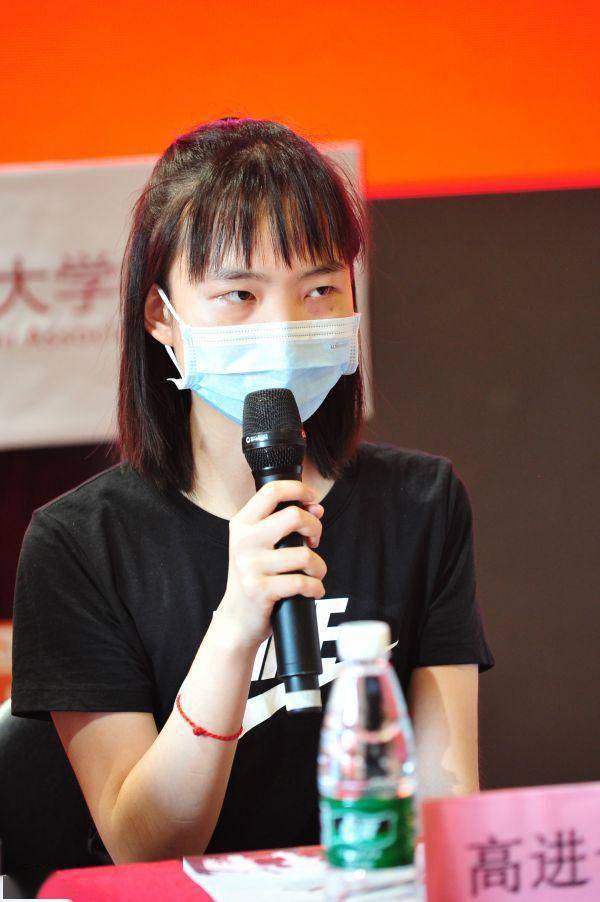 今年北京大学的第一批通知书,发给了湖北省4位选