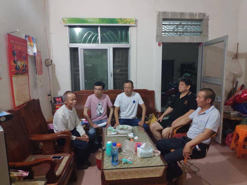 迎难而上奋斗实干潮州饶平县建饶镇锡坑村村支书谢国雄身患肺癌仍坚守