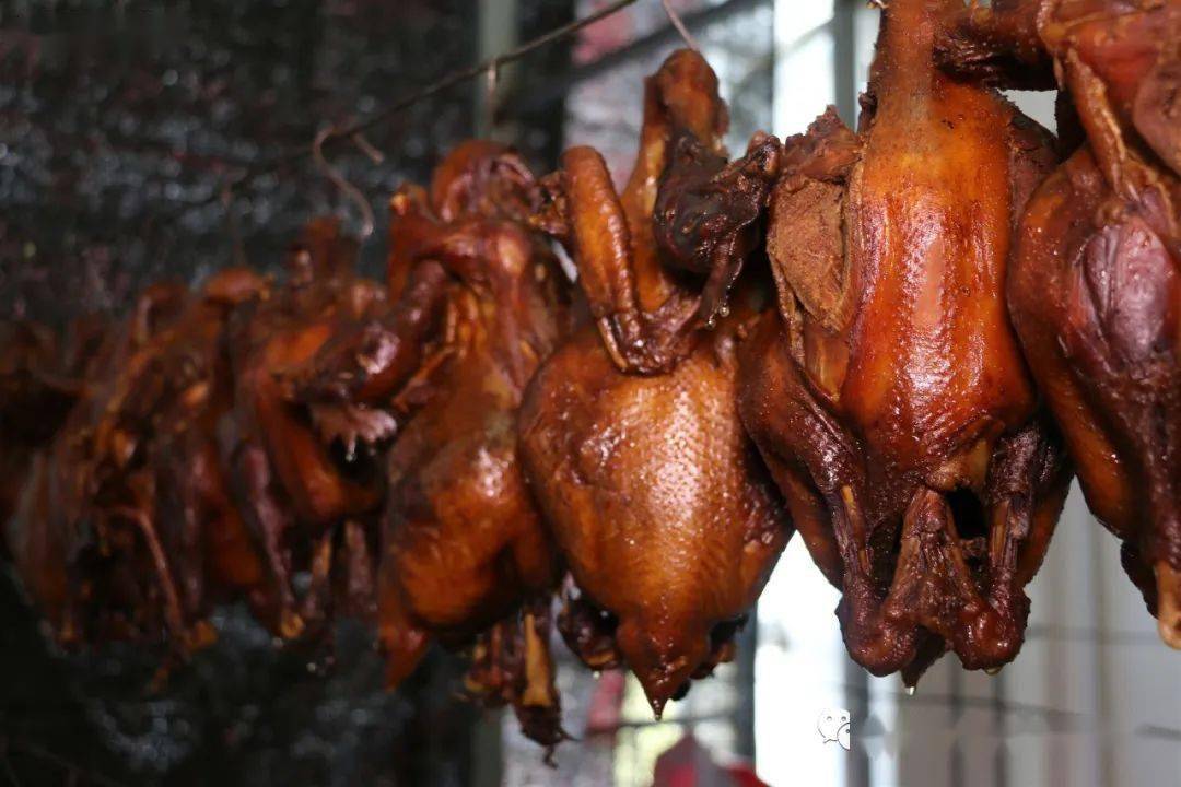 风干鸡日售150只,猪蹄日销100份…丁刚大师详解一家亲妈妈菜镇店三宝!