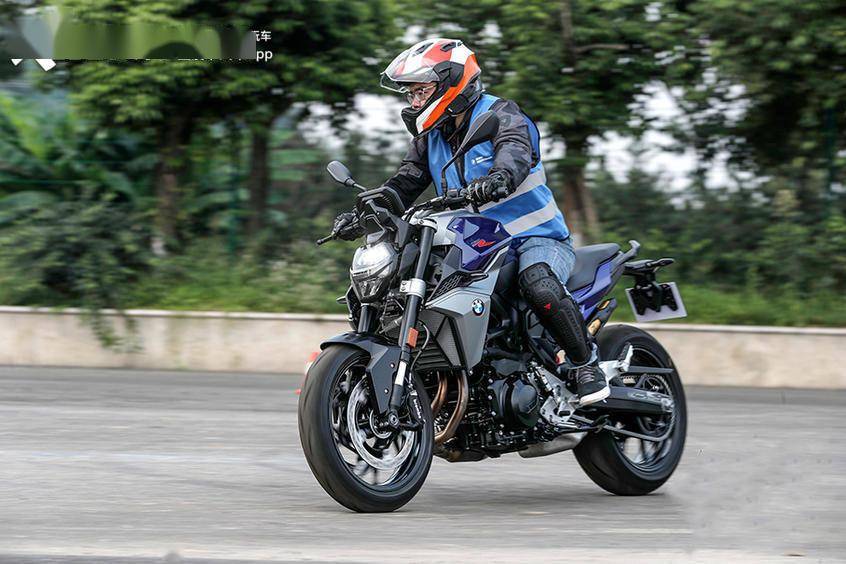 颜值配置性能兼具你会为宝马f900系列买单吗