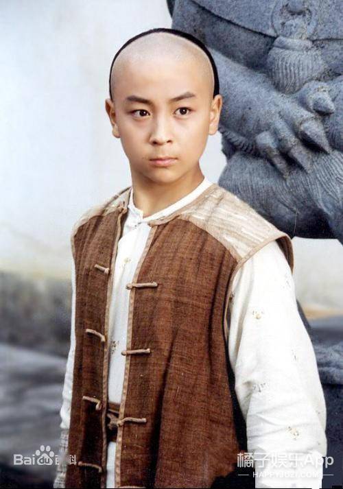 还记得倚天屠龙记里的少年张无忌吗他现在长这样