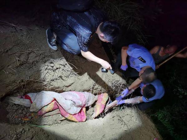 民警开棺验尸鉴别命案真凶 这起命案终于破了!