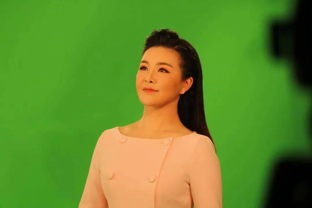 陈小艺:湖南株洲茶陵人,湖北省歌剧舞剧院女高音歌唱家,毕业于武汉