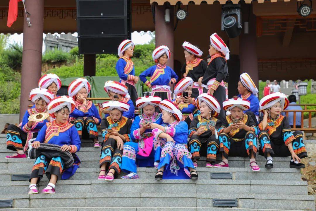 中国晴隆2020第十届彝族火把节于8月13日在阿妹戚托景区开幕