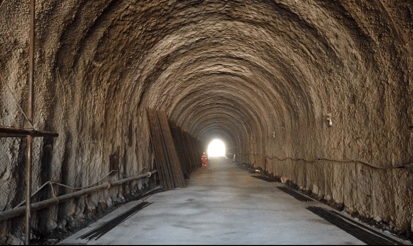 椒江太和山隧道3号中导洞贯通