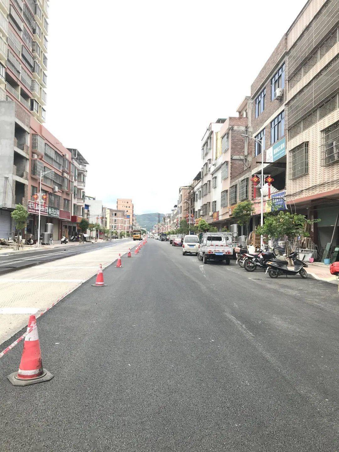 舒服五华长布镇又一条柏油路完成了