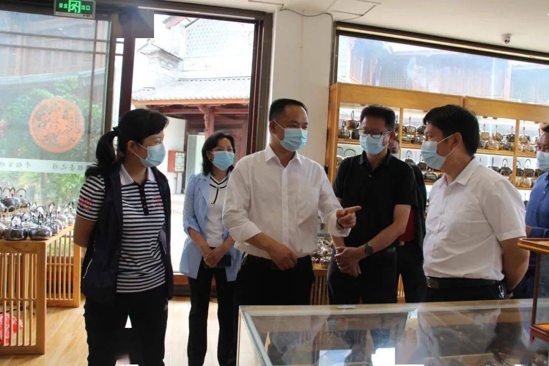 鹤庆通讯 08-17 17:11 订阅 8 月16日,大理州州委常委,常务副州长李琰