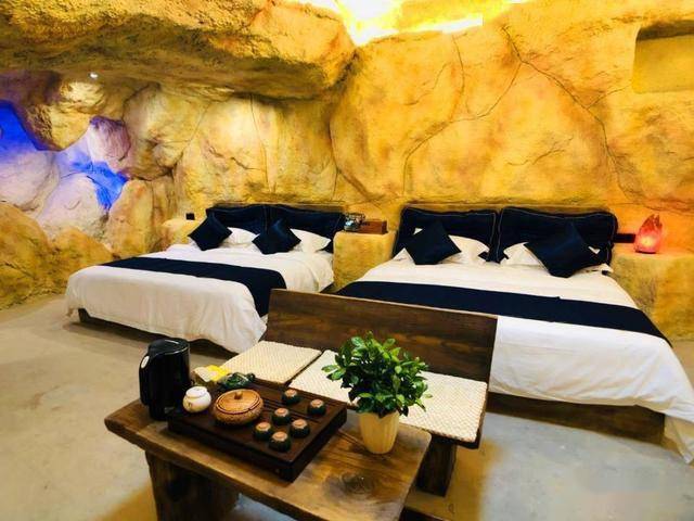 敦煌月牙泉小镇名苑雅居洞窟主题民宿客栈一条街开街迎客