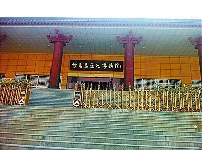 又据谷城在《中国政治史》中考证,最初(三代之前)姓是用以称呼女子的