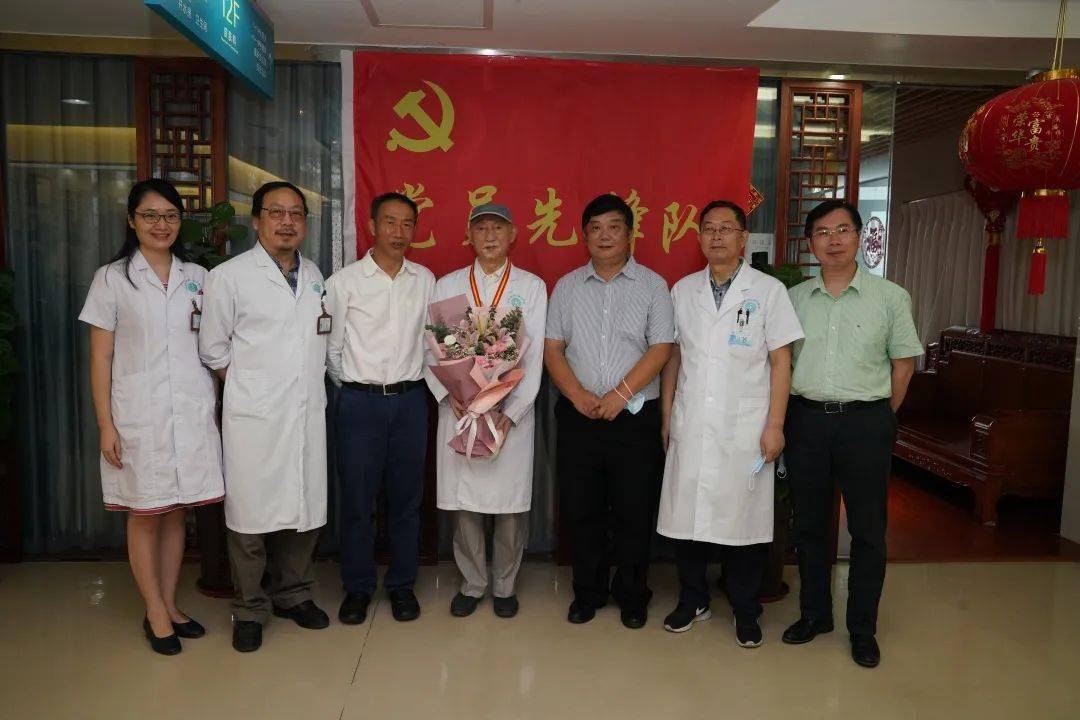 "慰问活动,医院党委书记常德贵,院长谢春光,党委副书记,纪委书记祝捷