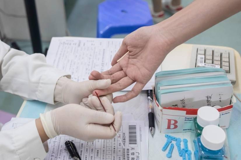 血库告急广州人一呼百应截至今天18时街头采血量已超近日日均五成