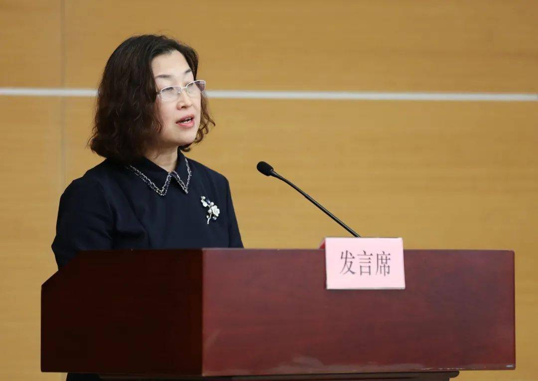 本区命名授证第四轮领军人才和第十轮专业技术拔尖人才_崇明