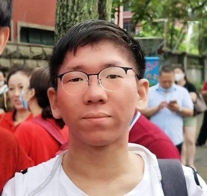 宋雨田复旦大学自然科学试验班朱思源复旦大学英语系徒有理想,不能行