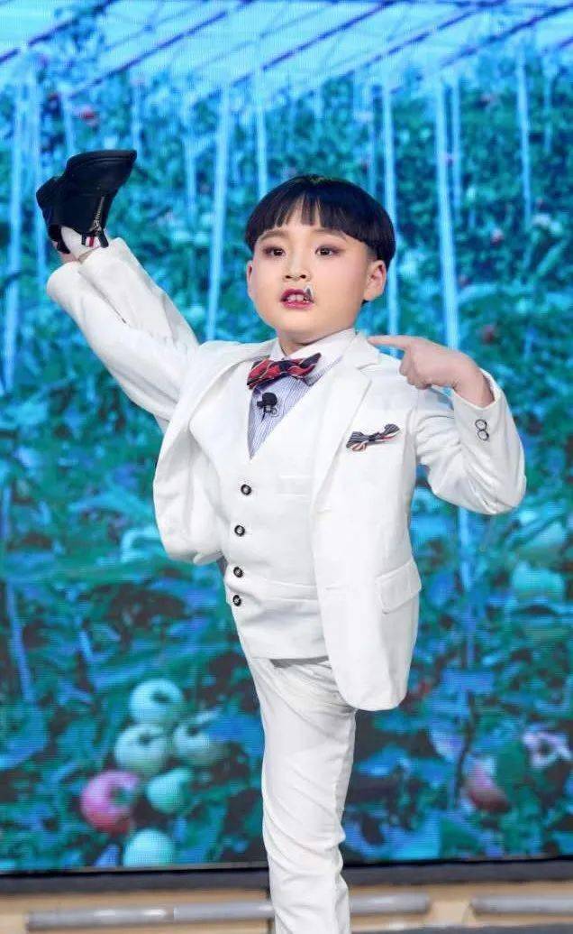 女,7岁,河南卫视《梨园春》擂主,河南省少儿戏曲小梅花大赛获金奖.