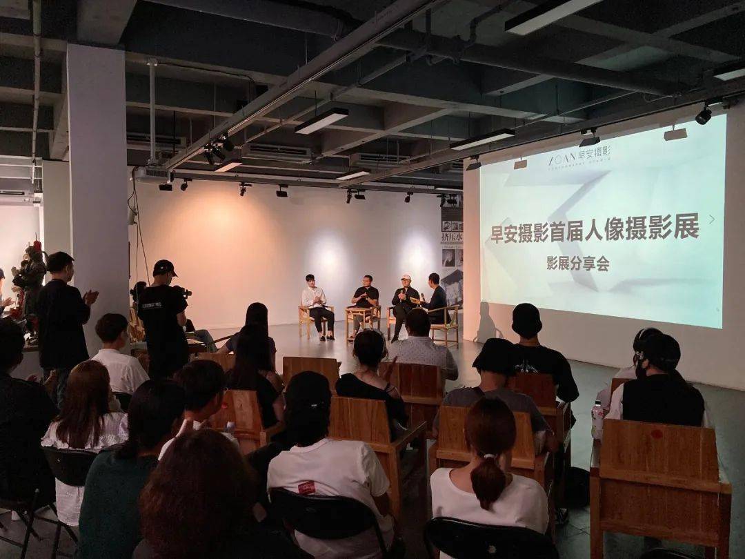 升達藝術館早安攝影首屆人像攝影展今日開展