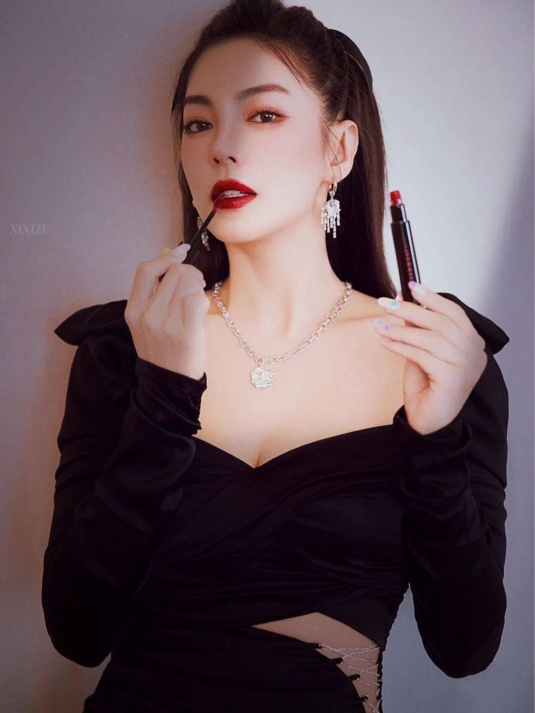 光脚炸街的张雨绮要c位出道了?_姐姐