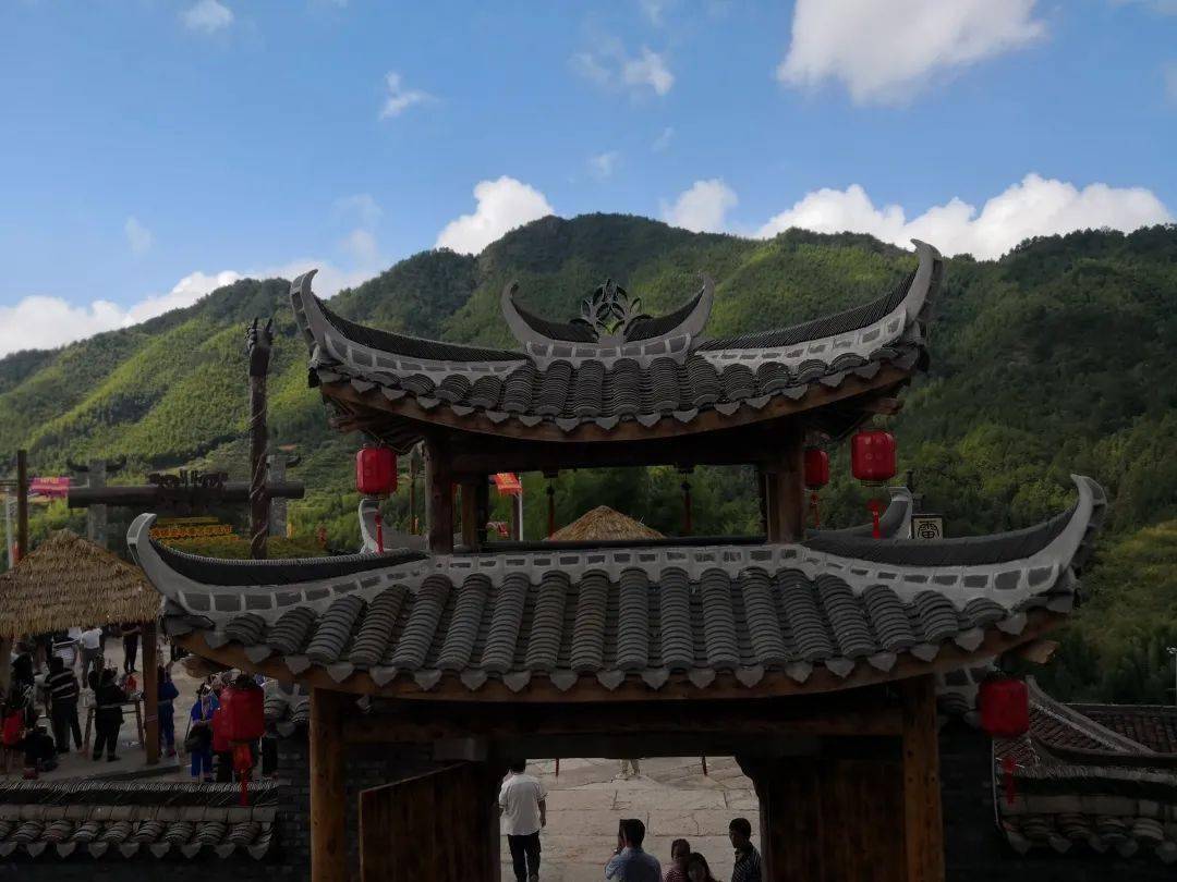 燃今天上千人齐聚景宁渤海安亭村就为庆祝这场盛典