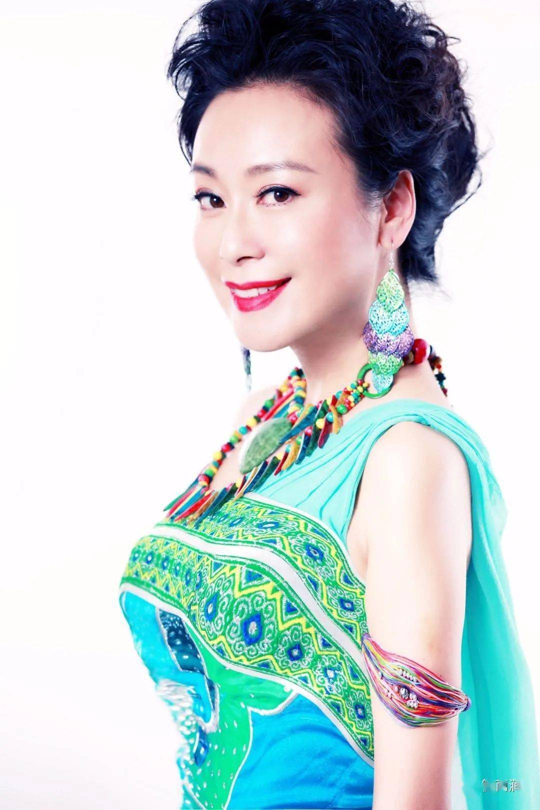 参演演员简介孙慧礼,毕业于云南师范大学艺术学院,讲师,记录片导演