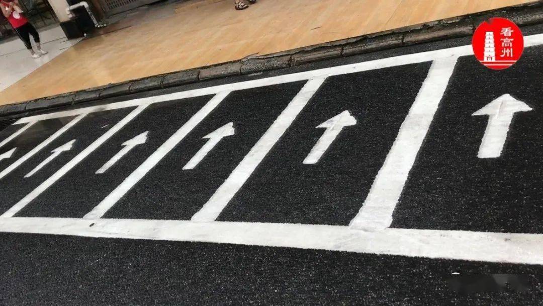 高州三种颜色的停车位停不同的车好多人都违规了