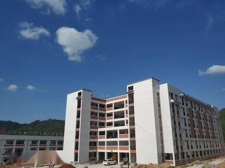 多图预警带你走进封开县广信中学全方位了解这所全新学府