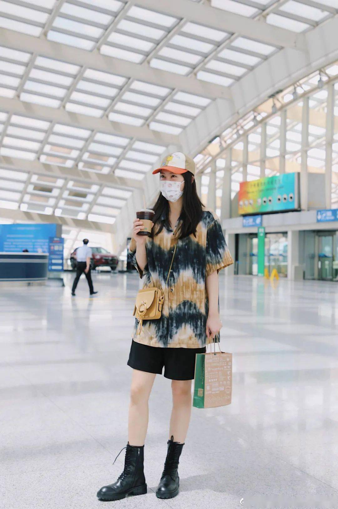 从武大女神到飒气侠女黄灿灿开挂了