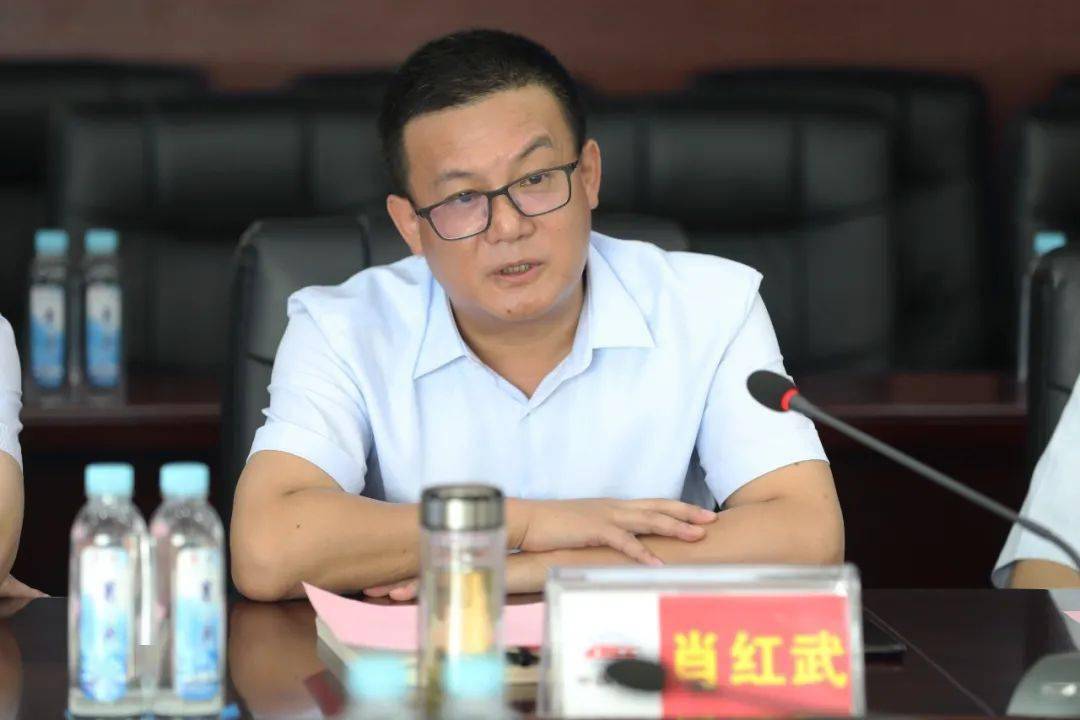 肖红武讲话在座谈交流会上,肖红武简要介绍了集团公司的基本概况,历史