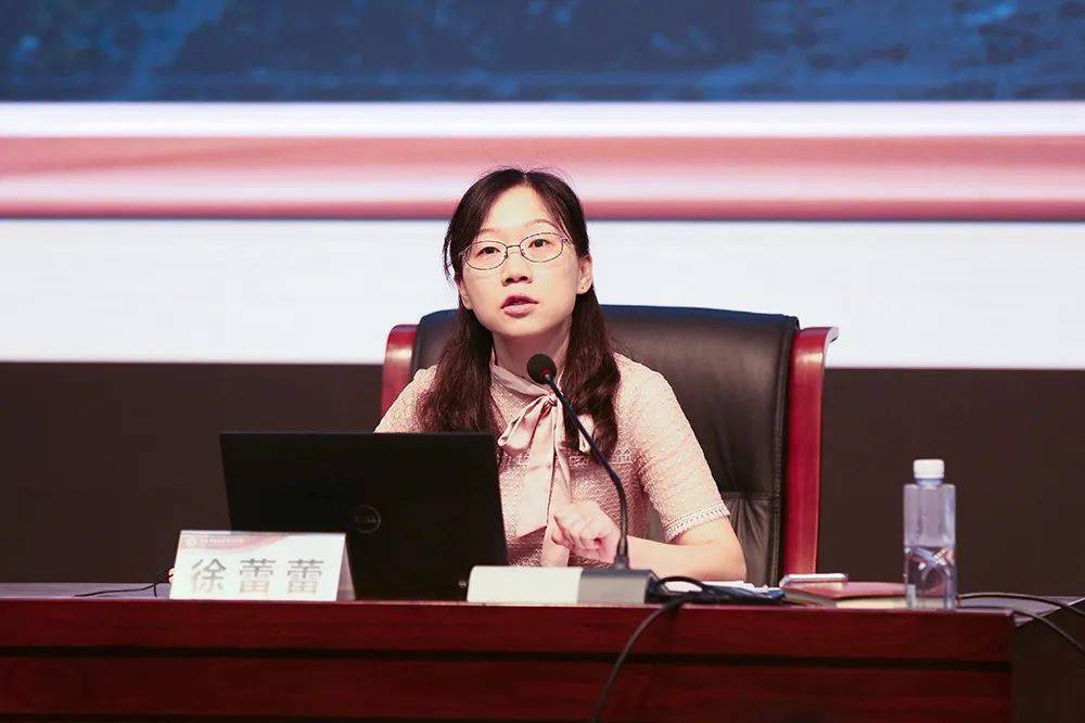 教育学院师训办常务副主任徐蕾蕾从4个"w"1个"h"五个维度,全面地解读