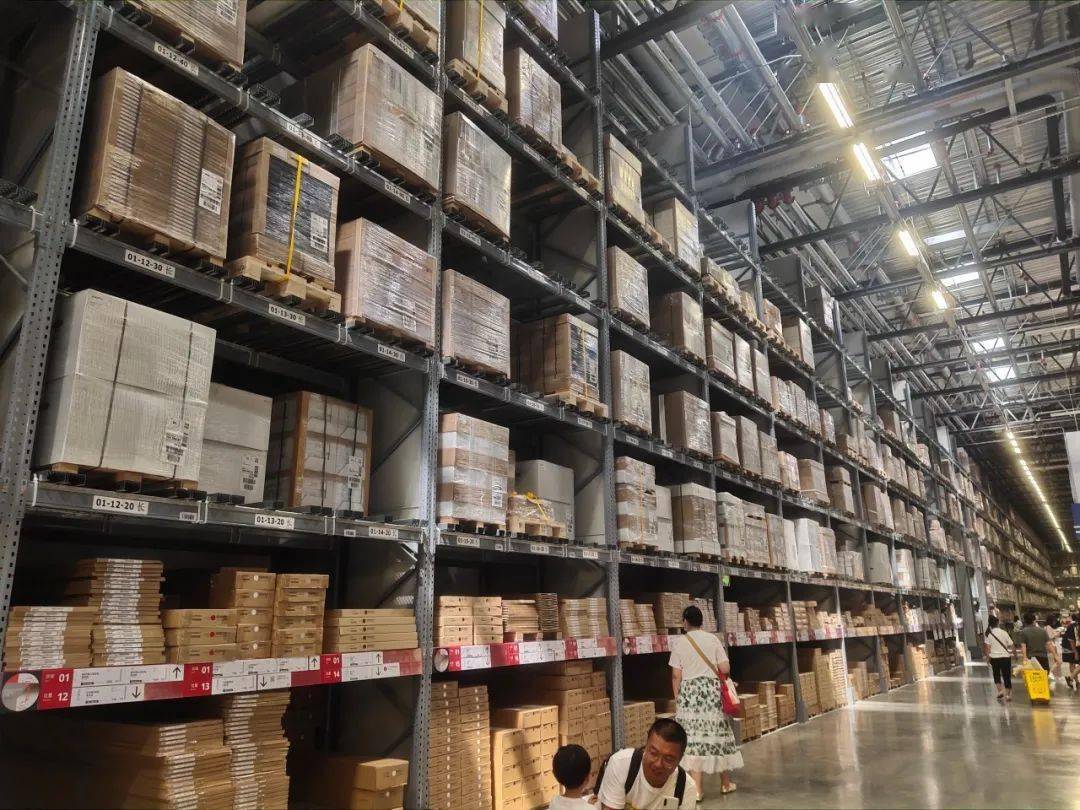 平板包装的物流管理在物流管理方面,宜家发明了平板包装的方法.