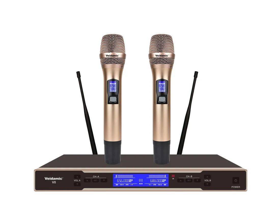 大家好!我是威达v8智能无线麦克风,家庭娱乐的实力唱将说的就是我!