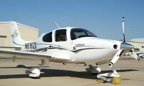 世界最好的小型单引擎私人飞机西锐cirrussr22