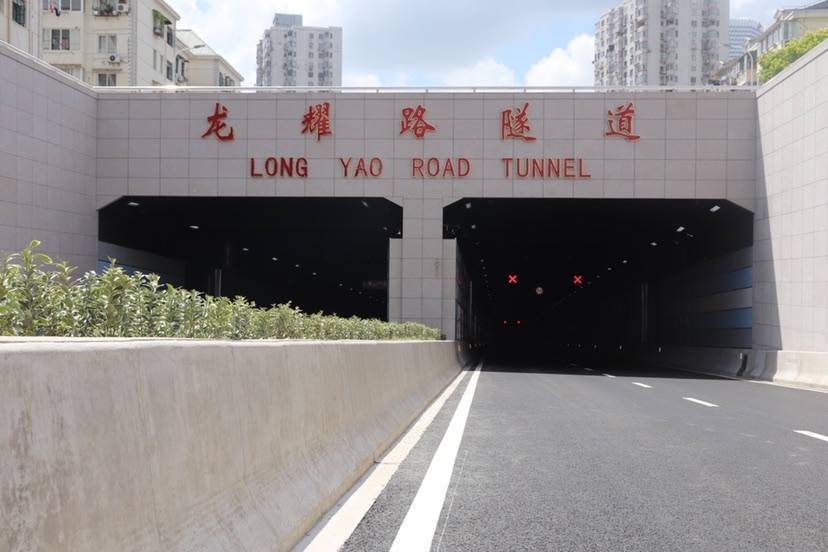 龙耀路越江隧道新建工程西起龙耀路龙吴路交叉口,沿规划龙耀路隙
