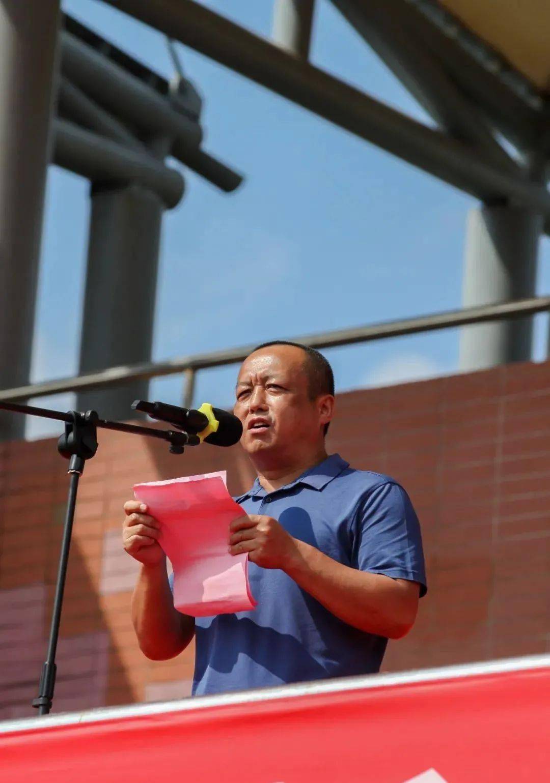 校园动态新丰中学踌躇满志向未来意气风发少年郎