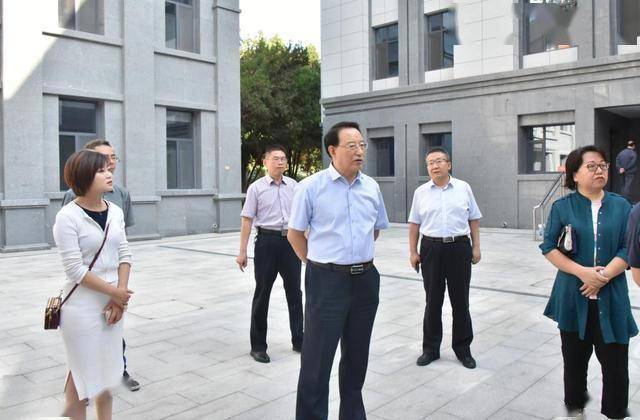 常务副校(院)长刘进军带队检查指导秋季开学典礼各项准备工作