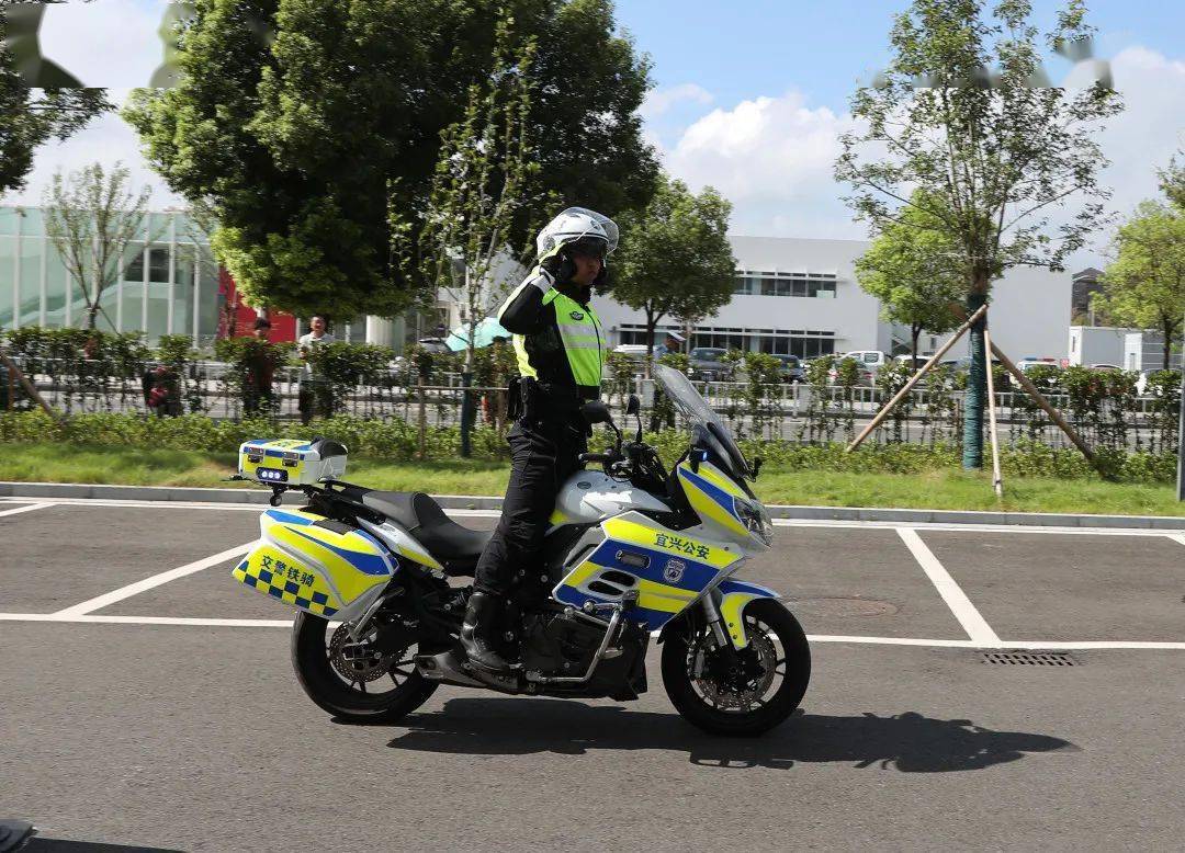 期待丁山派出所新址启用宜兴交警铁骑特警巡控同步上线