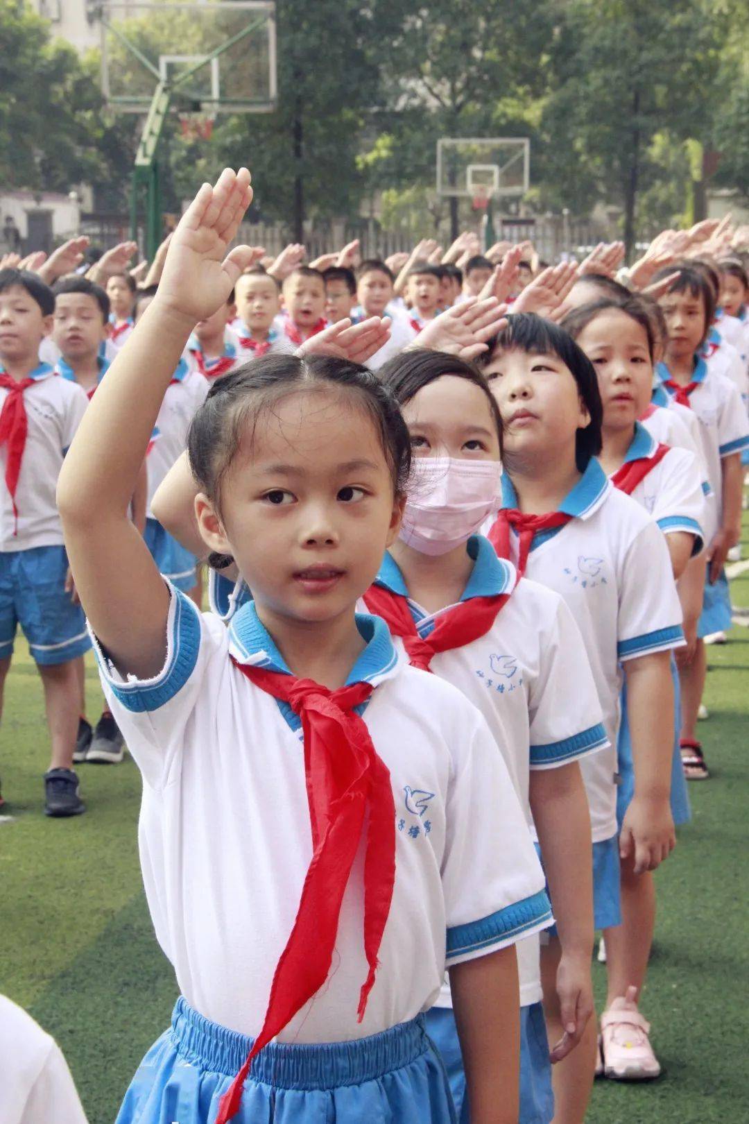 [校园动态]党是太阳 我是花——砂子塘小学万博汇校区举行2020年下